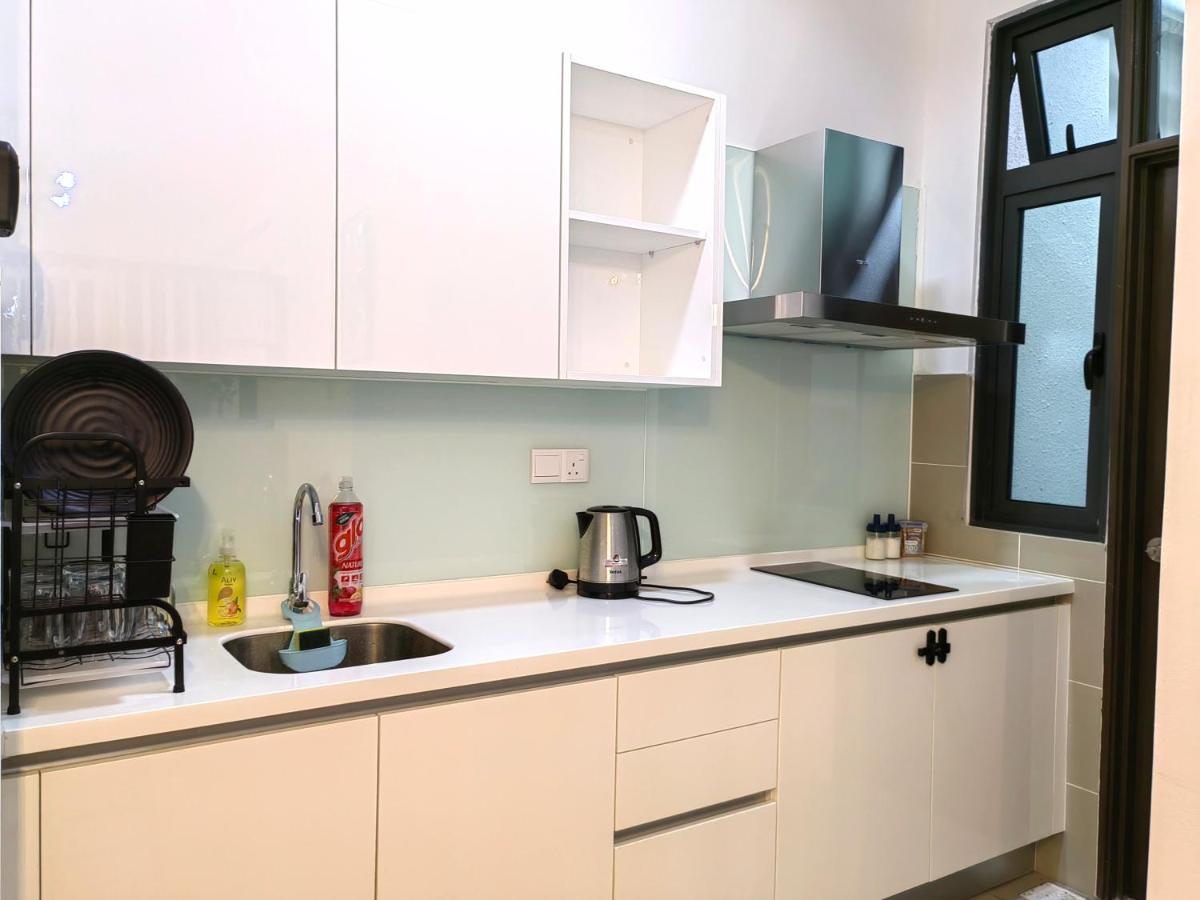 8Scape Residences Batman Vs Ironman@Lsy Home & Leisure ยะโฮร์บาห์รู ภายนอก รูปภาพ